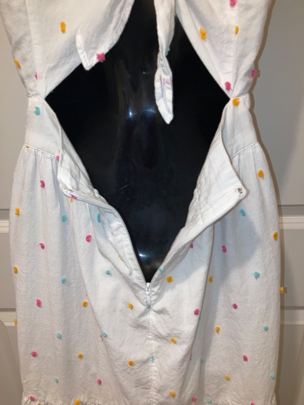 Crown & ivy White Sleeveless Maxi Dress with Colorful Embroidery - Size: 10 - Picture 9 of 13